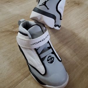Jordans Pros Strong Bt. Wolf Grey/Black & White